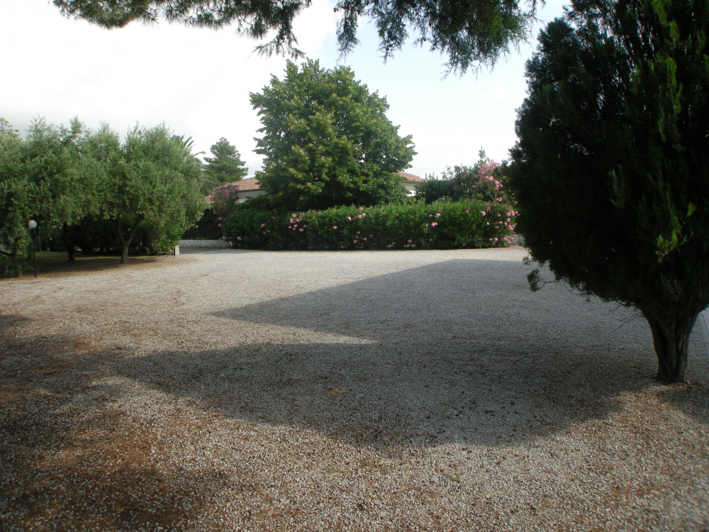 parcheggio interno appartamento l'oleandro